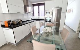 Apartment La Cruz 8 Silhouse